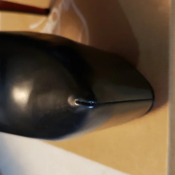 Christian Louboutin size 40 color Black leather 100% Authentic - Picture 7 of 17